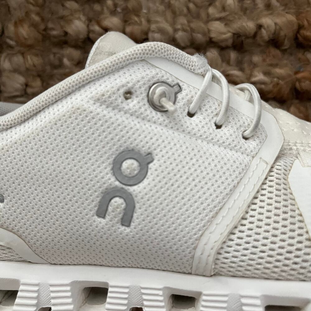 On Cloud 5 Women 7.5 White Running Shoes Sneakers CloudTec Swiss Engineering - Picture 10 of 14